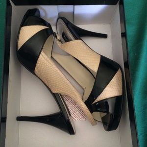 White House Black Market Camdyn Heels Size 7.5